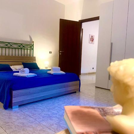 A Un Passo Dal Massimo 1 Apartment Palermo Bagian luar foto