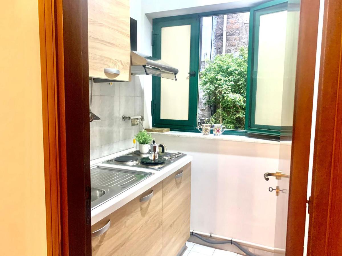 A Un Passo Dal Massimo 1 Apartment Palermo Bagian luar foto