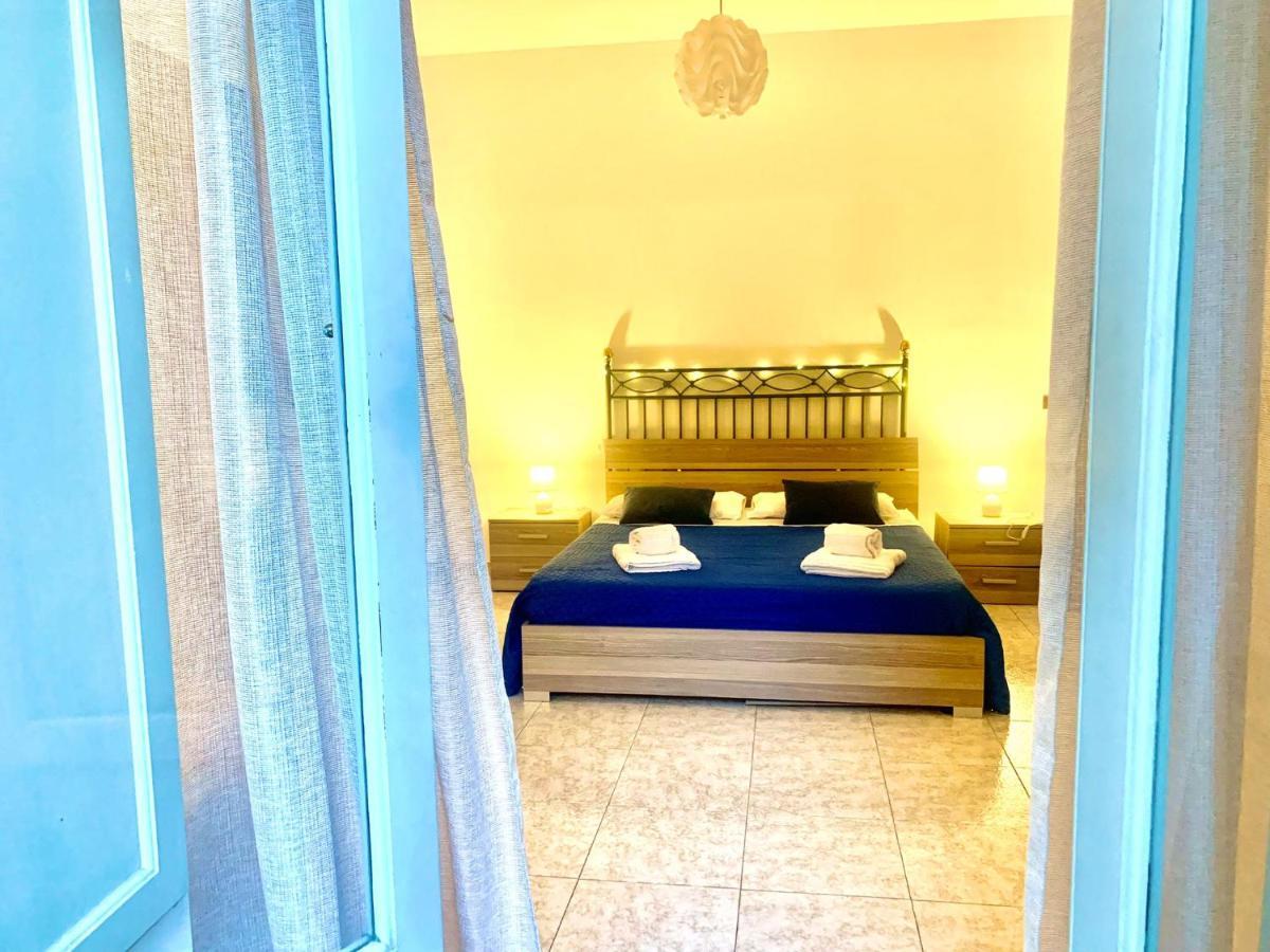 A Un Passo Dal Massimo 1 Apartment Palermo Bagian luar foto