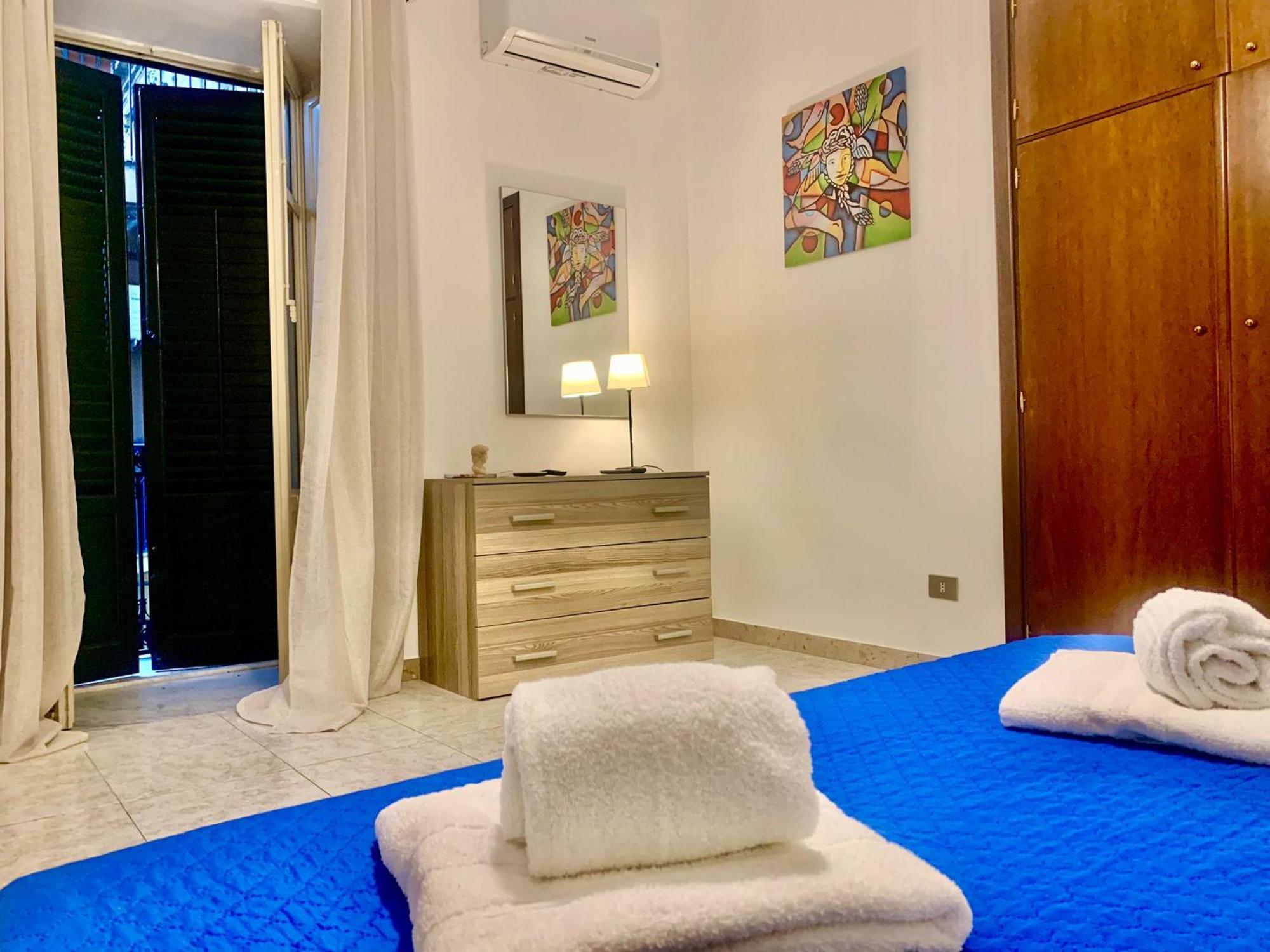 A Un Passo Dal Massimo 1 Apartment Palermo Bagian luar foto