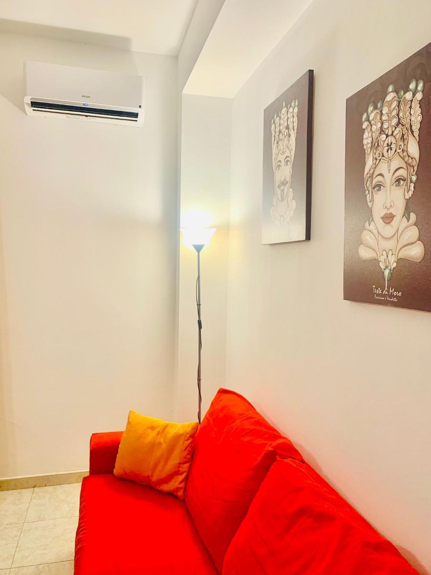 A Un Passo Dal Massimo 1 Apartment Palermo Bagian luar foto